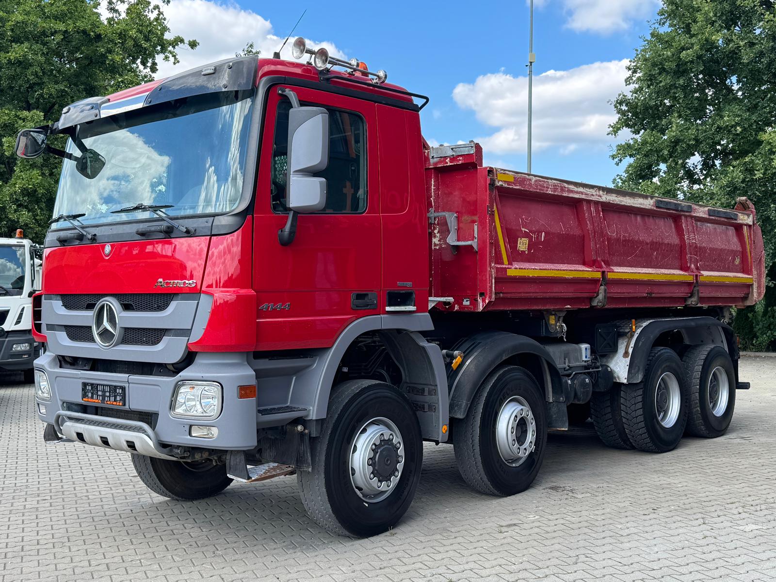 MB ACTROS 4144 8x6 EURO5 WYWROTKA TRÓJSTRONNA Z BORDMATIKIEM