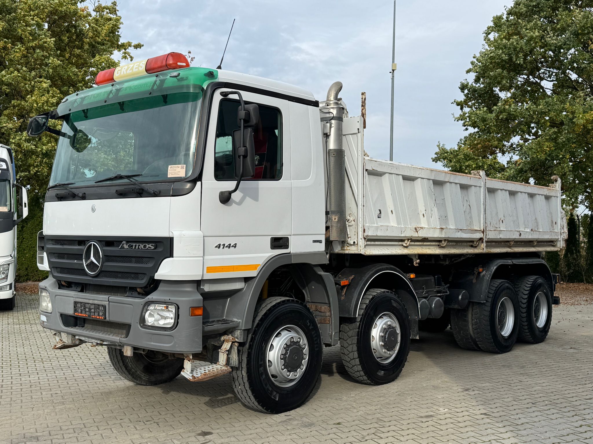 MB ACTROS 4144 8x8 EURO4 WYWROTKA TRÓJSTRONNA
