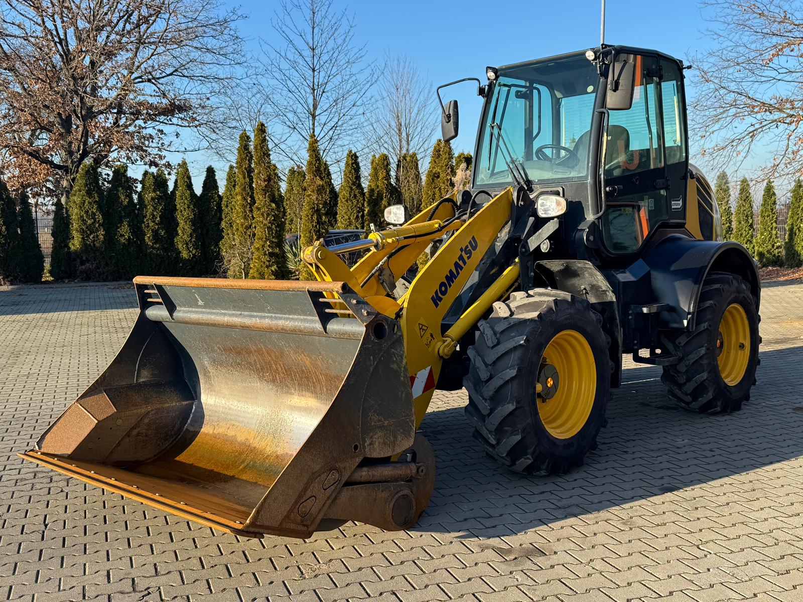 KOMATSU WA100M-8E0 ŁADOWARKA KOŁOWA