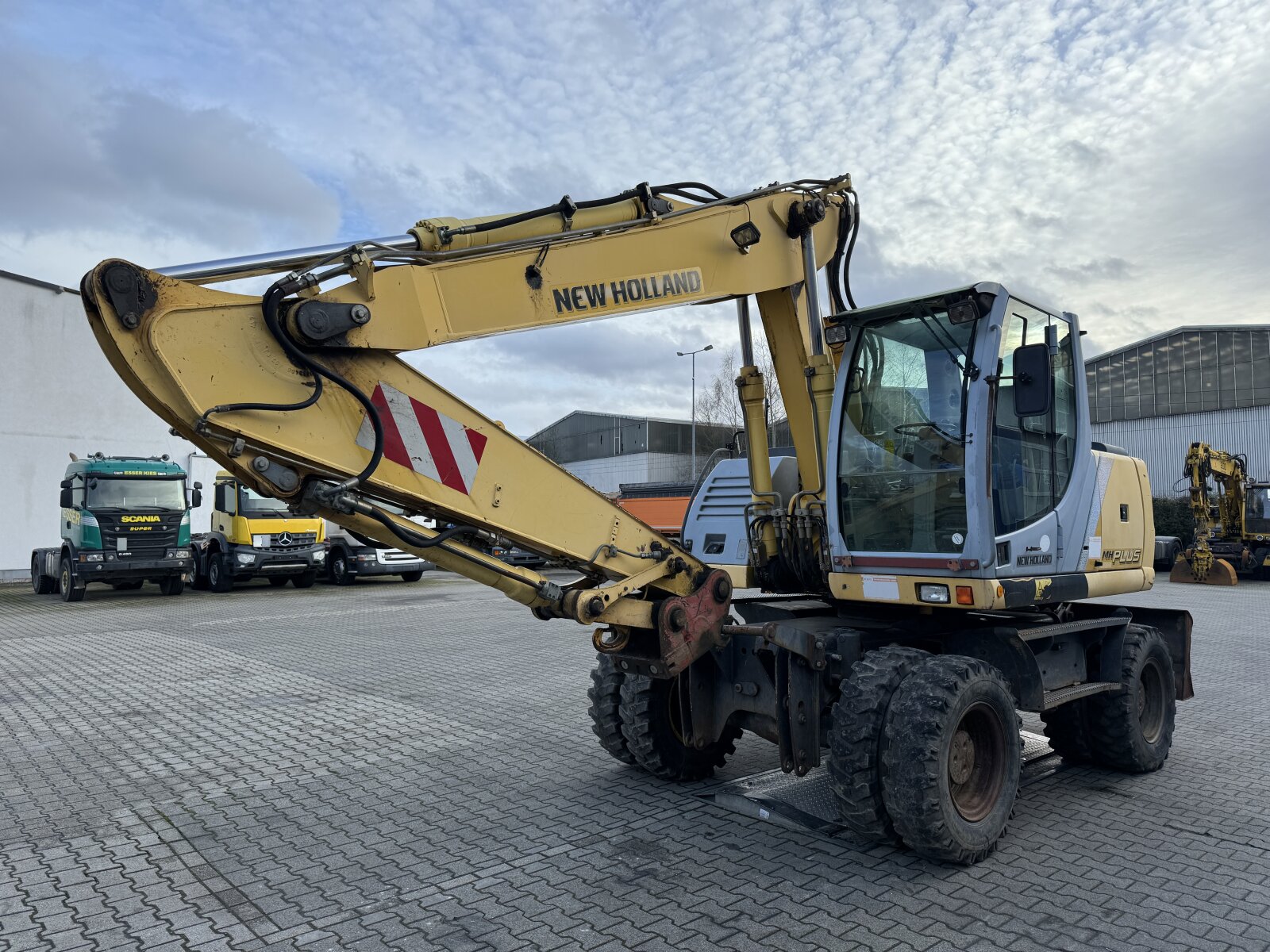 NEW HOLLAND MH PLUS KOPARKA KOŁOWA