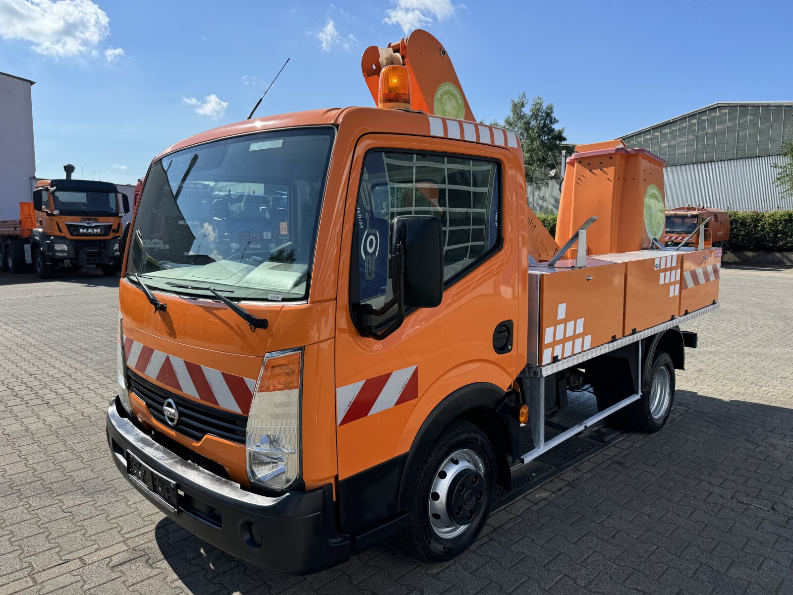 NISSAN CABSTAR 4x2 EURO6 PODNOŚNIK KOSZOWY