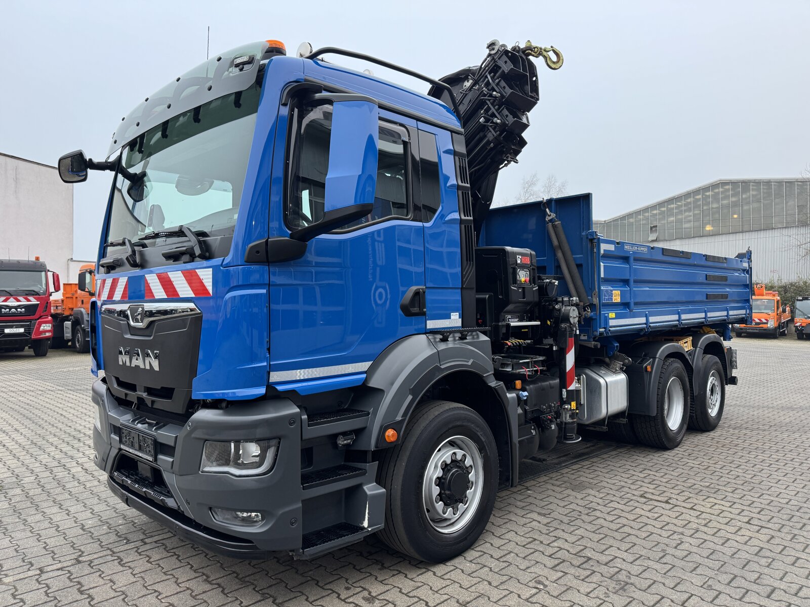 MAN TGS 28.510 6x4H EURO6 WYWROTKA TRÓJSTRONNA + HDS HIAB 298 EP-5