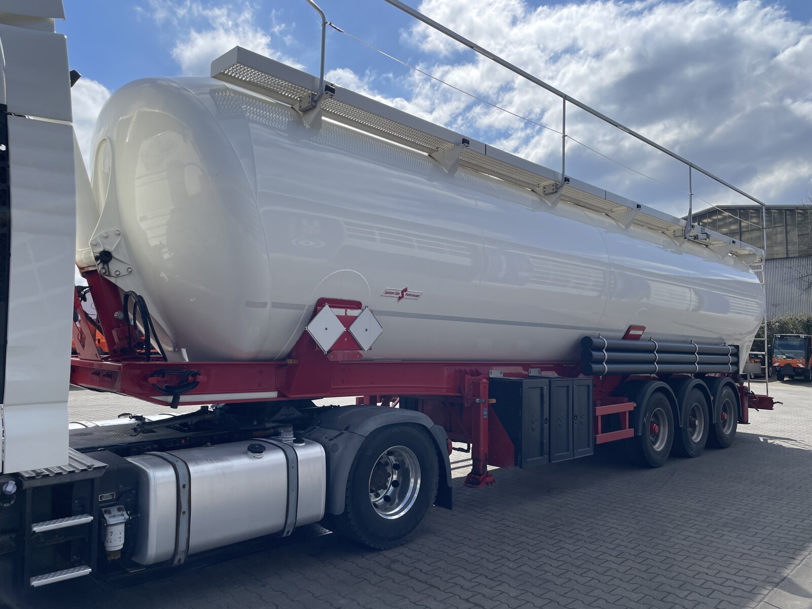 SPITZER SK 2760 CAL NACZEPA SILOS 60.000L