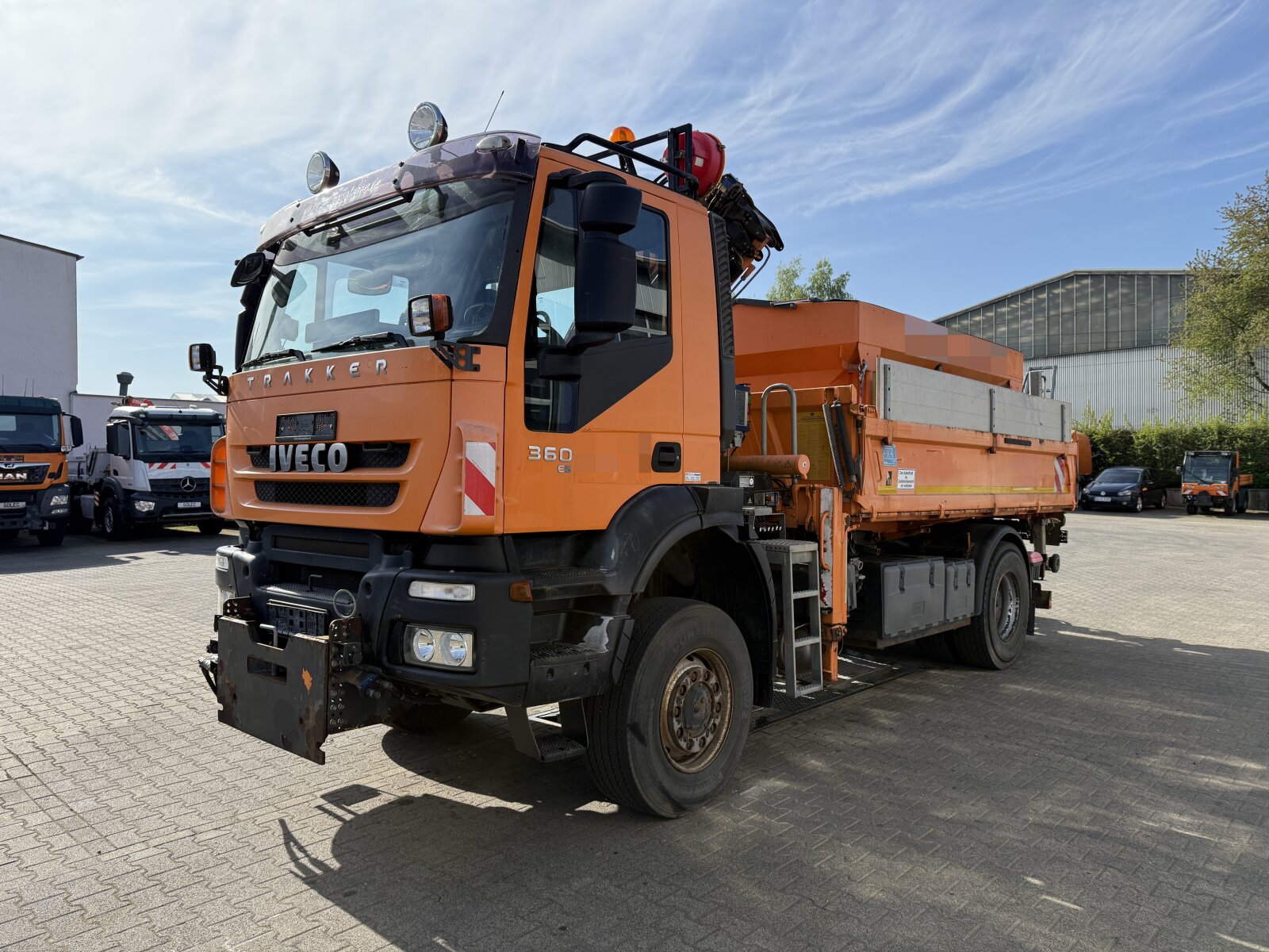 IVECO TRAKKER 4x4 EURO5 WYWROTKA TRÓJSTRONNA Z CZOŁOWNICĄ HDS I POSYPYWARKA