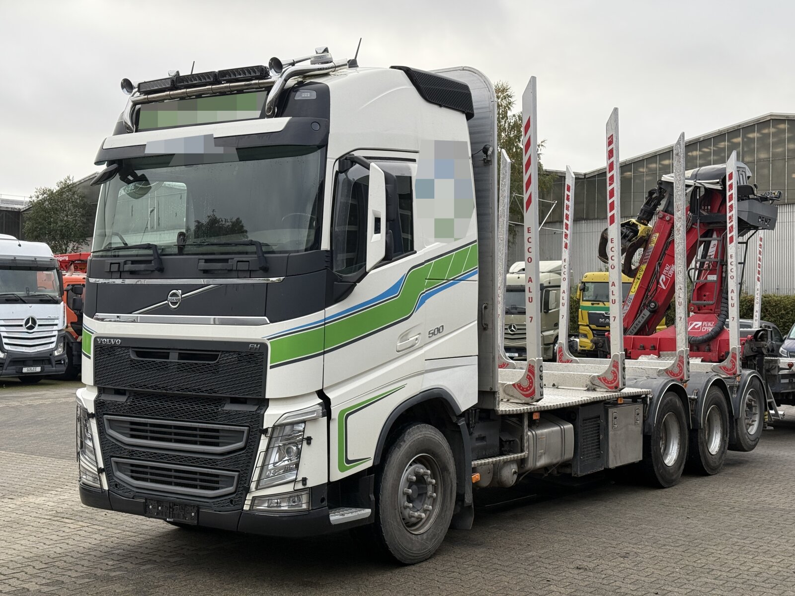 VOLVO FH500 8x4 EURO6 POJAZD DO DRZEWA Z ŻURAWIEM PENZ 10Z7.90