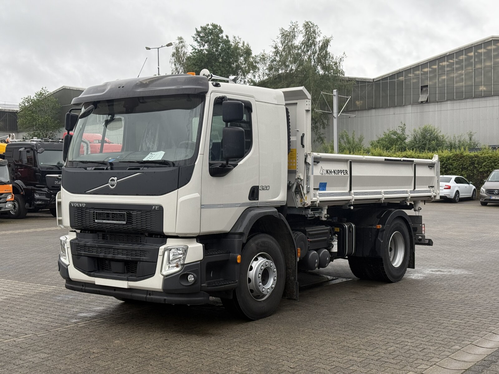 VOLVO FE 320 4x2 EURO6   WYWROTKA TRÓJSTRONNA