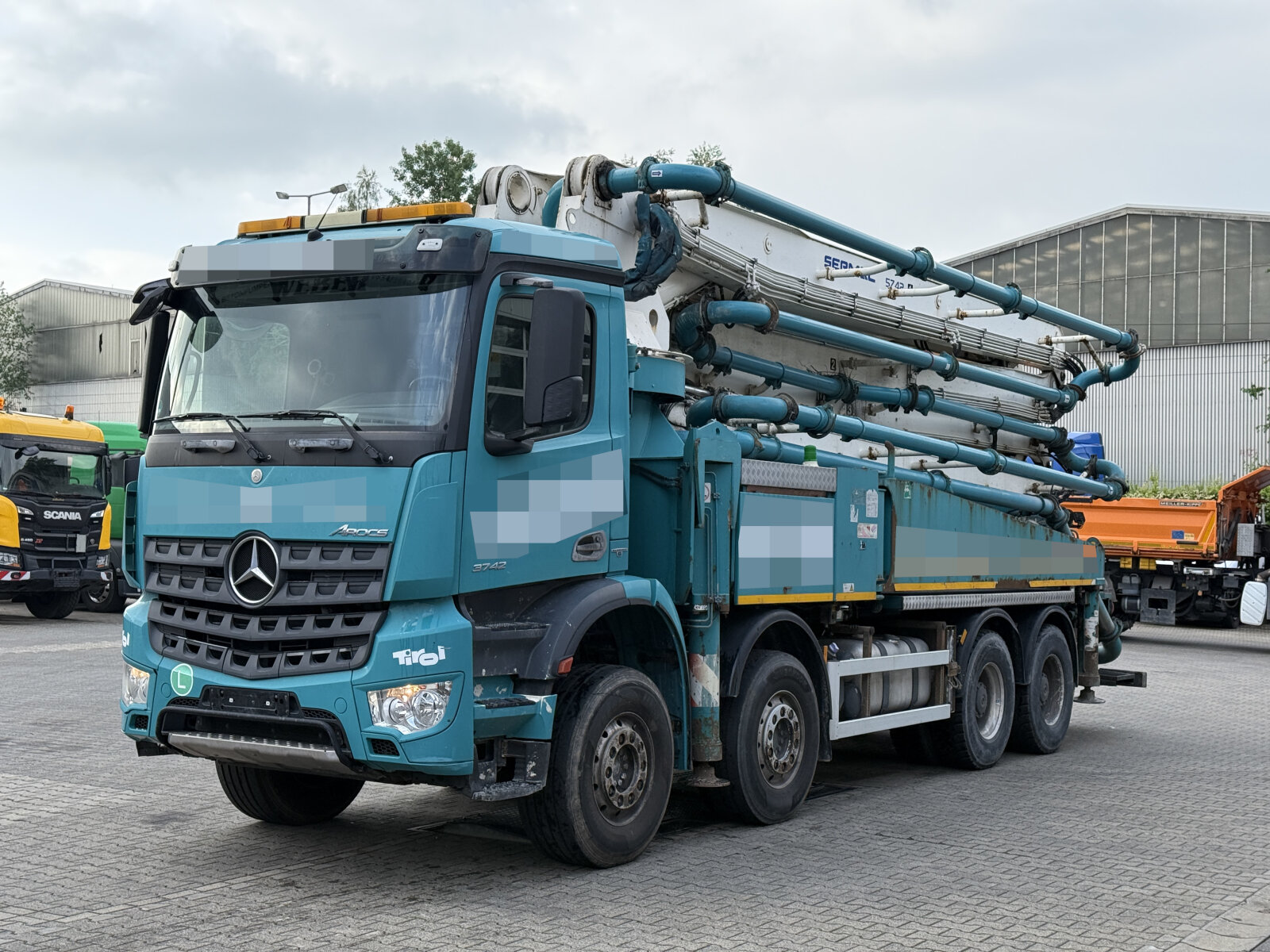 MB AROCS 3742 8x4 EURO6 POMPA DO BETONU SERMAC 5Z42
