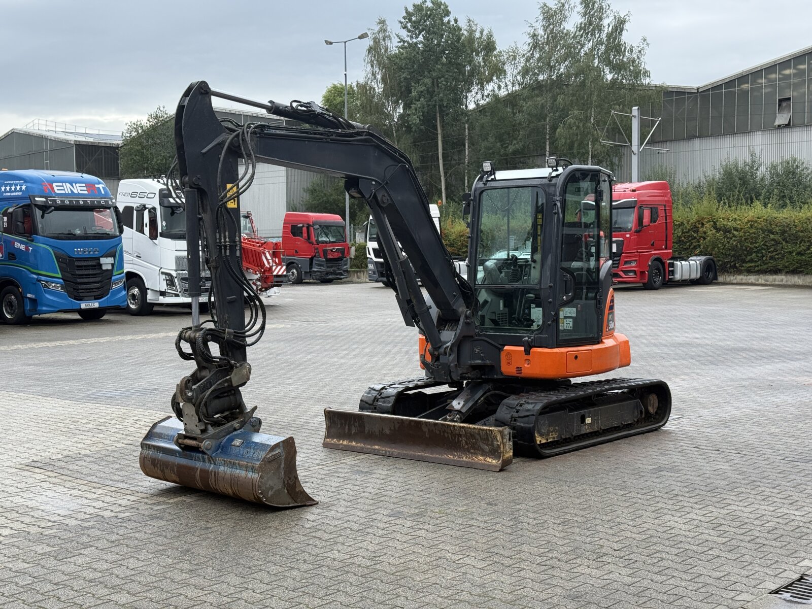 KOMATSU PC58MR-5E0|MINIKOPARKA GĄSIENNICOWA