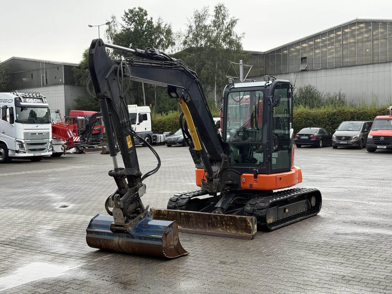 KOMATSU PC58MR-5E0|MINIKOPARKA GĄSIENNICOWA