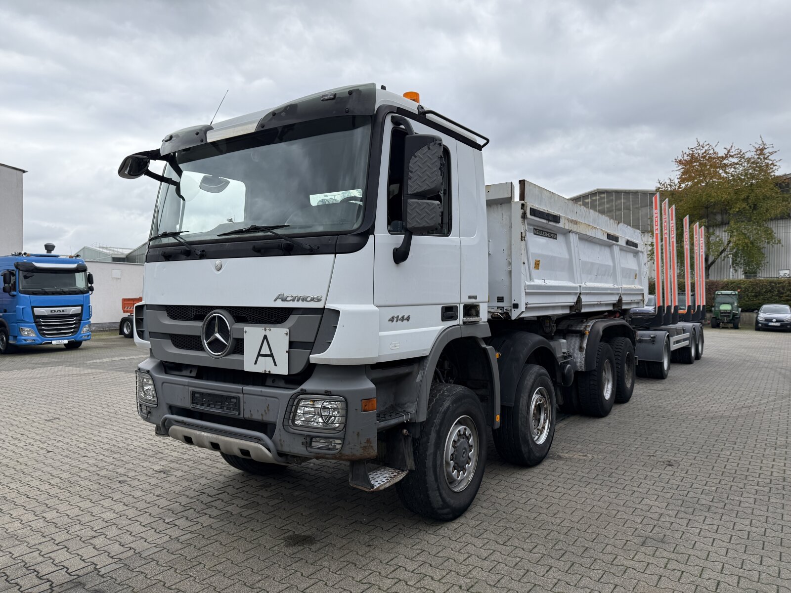 MB ACTROS 4144 8x6 EURO5 WYWROTKA TRÓJSTRONNA Z BORDMATIKIEM